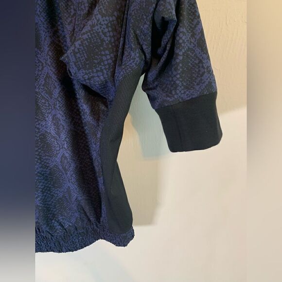 Athleta Brooklyn Bomber Zip Up Jacket Blue Python Size S - Picture 12 of 12